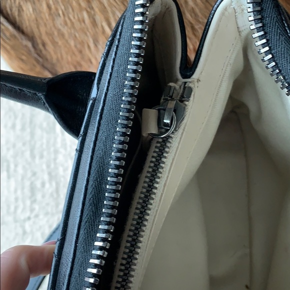 CHANEL authentic Black quilted mini shopper tote - Picture 7 of 7